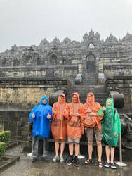 IOI Delegation vor Borobudur Tempel
