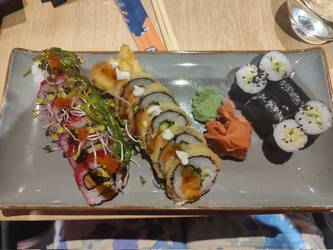 Yet another picture of delicious sushi making everyone soo jealous